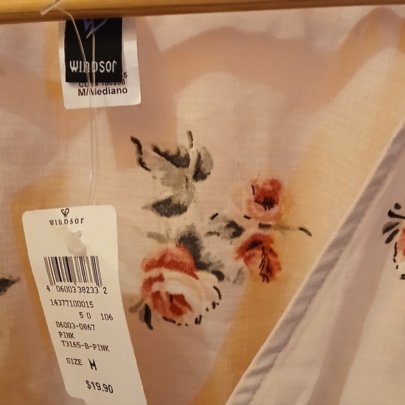 Windsor Floral Blush Wrap Crop Top - Picture 5 of 5